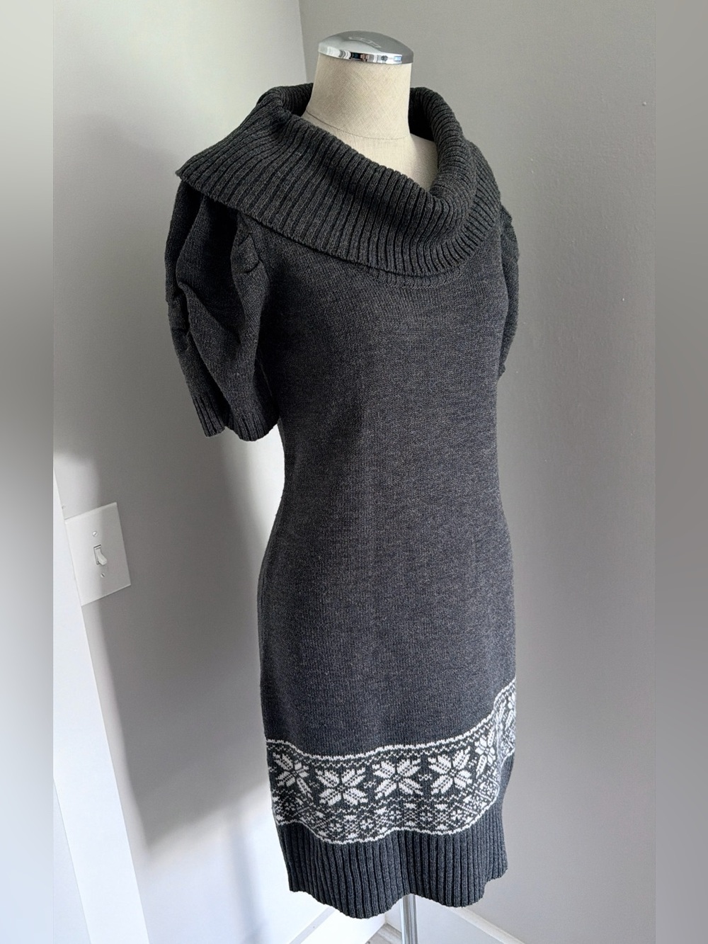 2000s AB Studio Gray/White Knit Cowl Neck Fair Isle Cap Sleeve Sweater Dress S